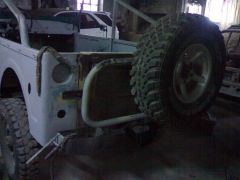 Запаска перенесена назад