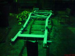 рама от УАзика после пескоструйки и грунтовки