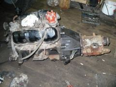 двигатель в сборе с коробкой.jpg