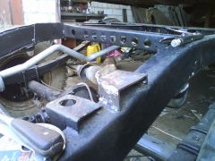 точка крепления кузово-рама