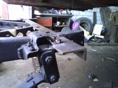 задняя точка крепленя кузов-рама