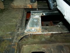 28 кронштейн лев сиденья лев-зад.JPG