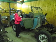 Жена и газон