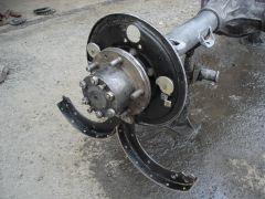 Торм. щит и колодки заднего моста.