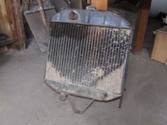 Радиатор, возможно москвич 408