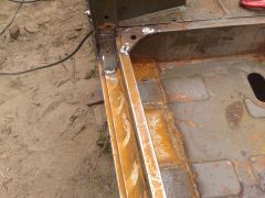 137 варил вот такие имитации выштамповок на полу, ну и для усиления тоже