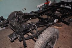 Ремонт мостов, рамы, рессор, педального узла окончен, изготовлены и проложены тормозные трубки, бензопровод из нержавейки, задний жгут проводов
