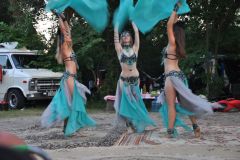 выступление в лагере на берегу  творческих коллективов города40