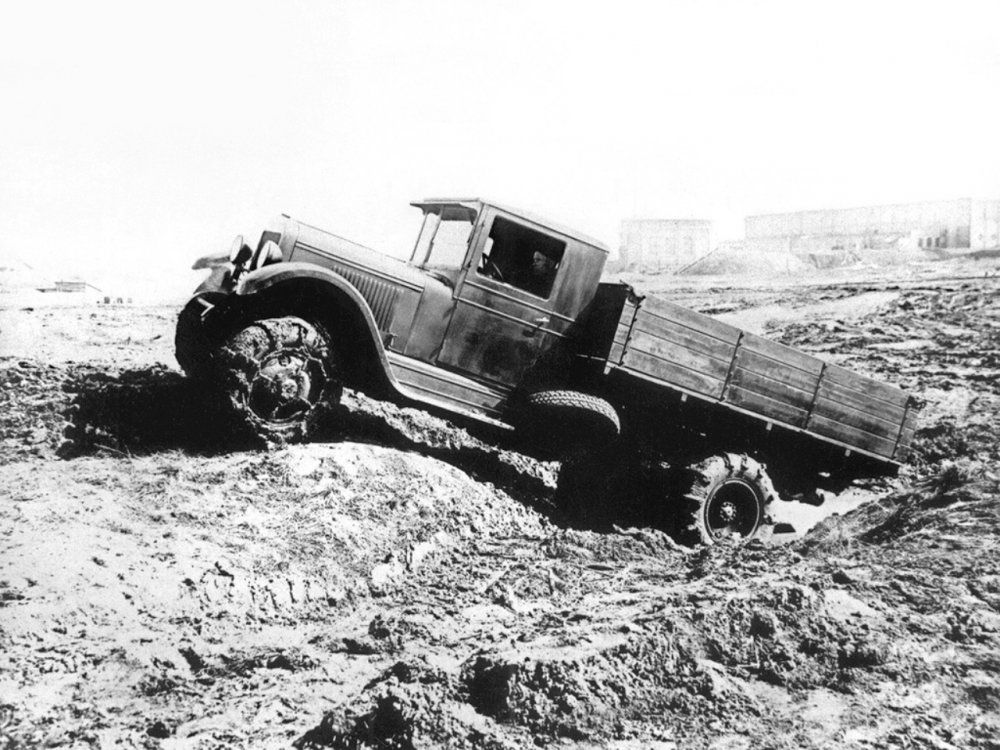 1360610557_truck-auto.info_zil-istoriya_6.jpg