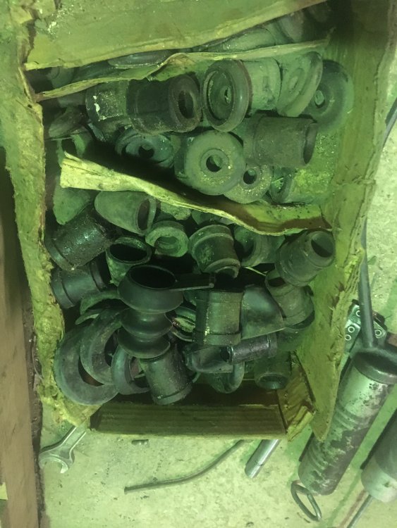 резинки в ящике.jpg