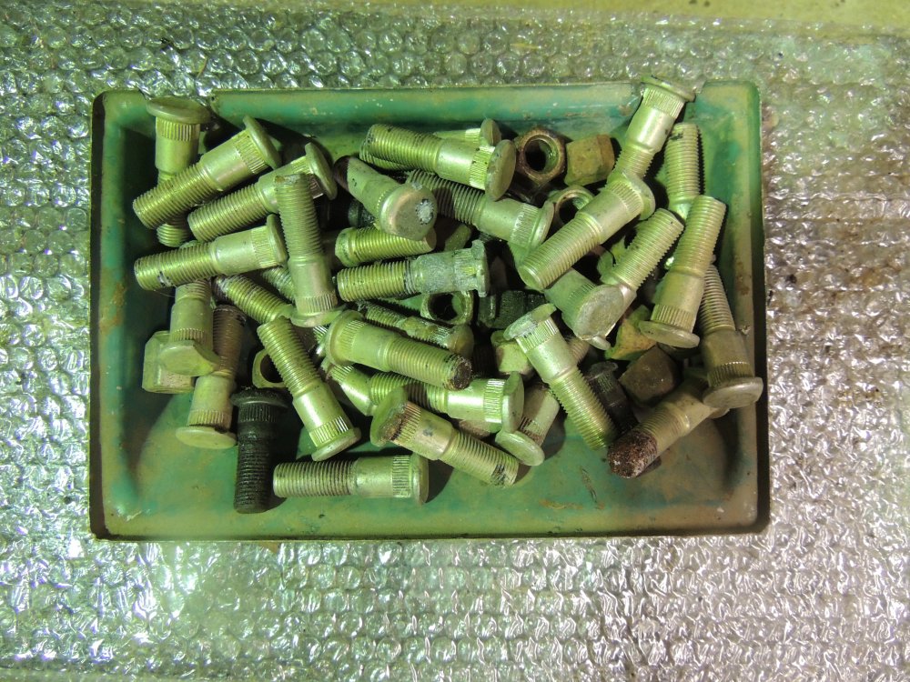 колёсные болты.JPG