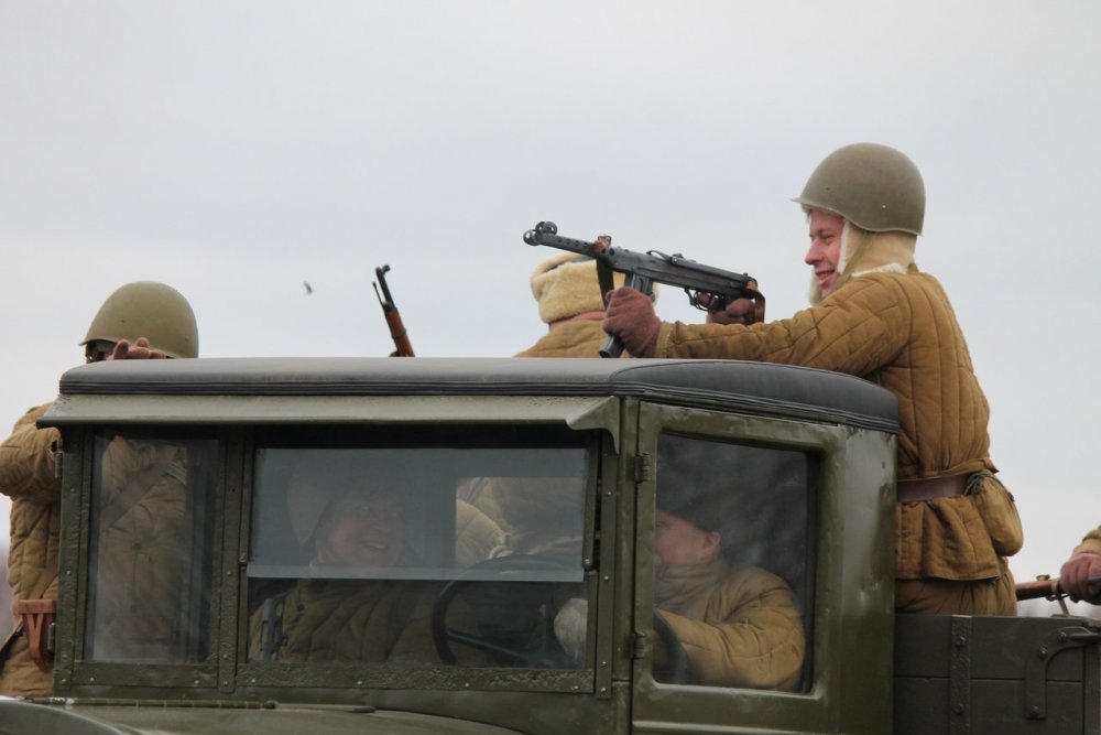 зис 5 в бою ++.jpg