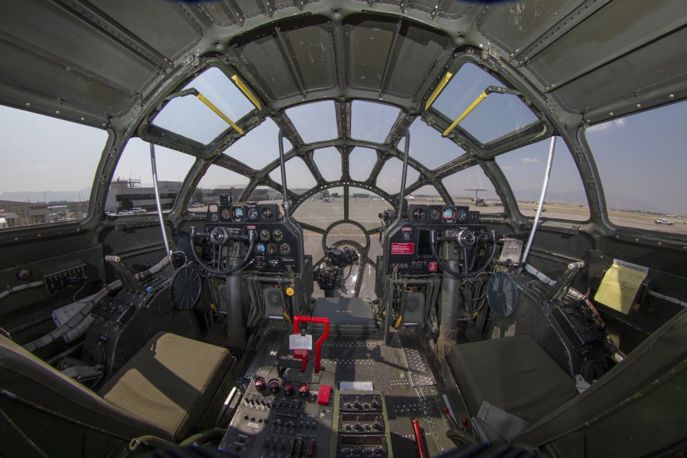 B29-Cockpit.jpg