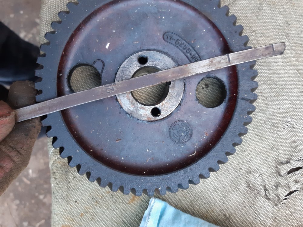 Шестерня с мотора 21б