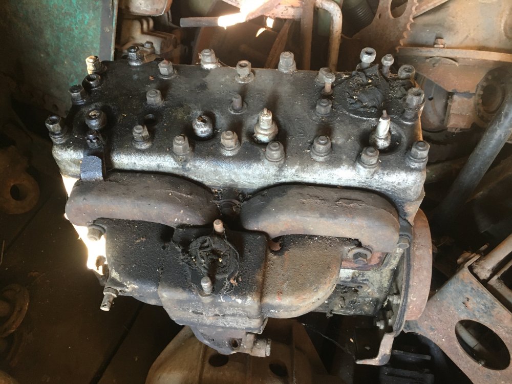 газ69_двигатель_головка.JPG