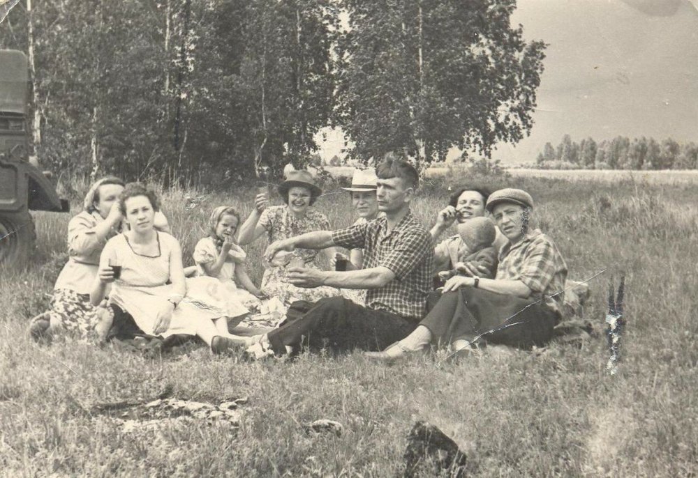 Пикник на обочине.jpg