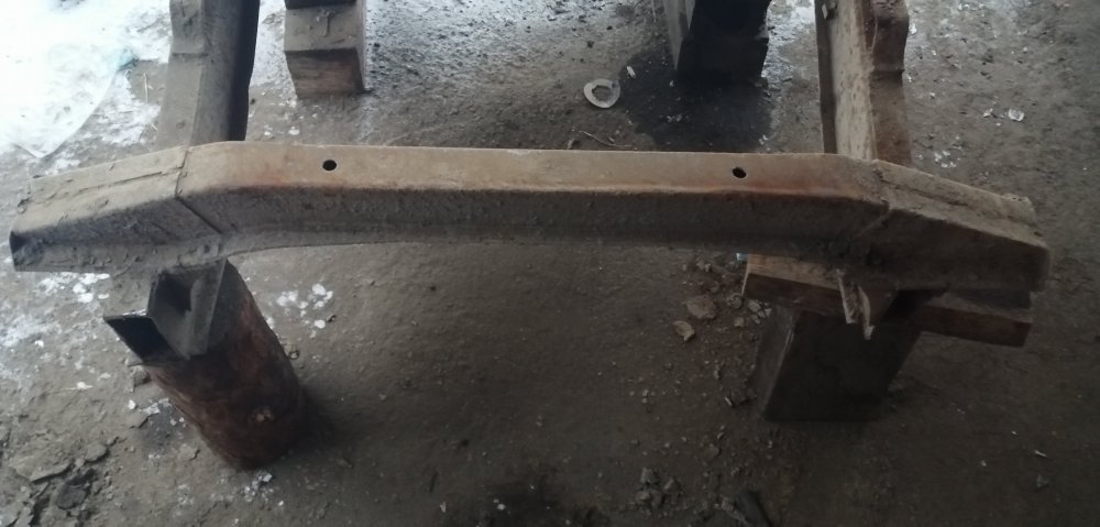 балка над рессорами.jpg