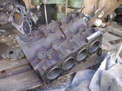 Начало сборки дизеля.