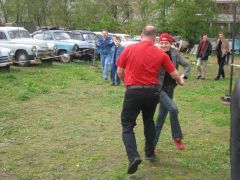 ...и не только на сцене. Рок-н-ролл классический.