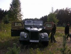 С распрастертыми дверями