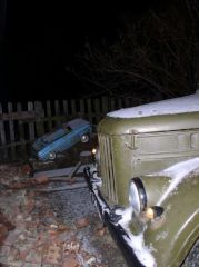 ГАЗ-69 и "Москвич" сына, возраст примерно одинаковый у авто ))