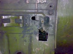 Вырез в моторном щите под патрубки