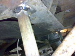 вертикальное крепеление к УАЗ-раме в местах крепеления УАЗ-морды