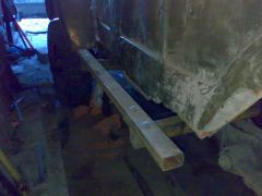 Левый порог установлен