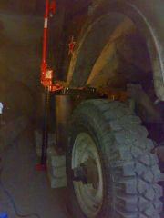 Правый порог установлен и испытан на подъем джеком