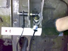 Разметка отверстий -  по уровню со стороны моторного отсека