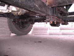 снизу передний мост
