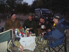 это был первый и последний нормально накрытый стол