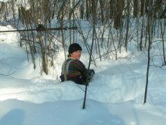 а ведь он на земле стоит