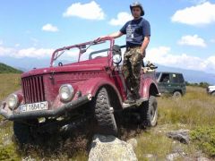 Это я и мой Газон.