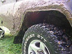 После брода. Видно, как чистый диск контрастирует с кузовом.