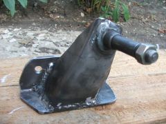 Кронштейн переднего амортизатора