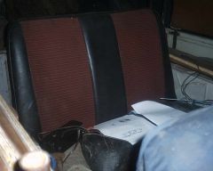 Вариант заднего сиденья - всунута седушка от какого-то буса - ниче так