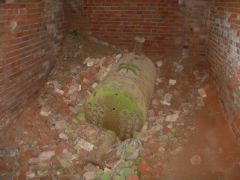 Останки парового котла отопления