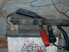 Телефоны заряжают так