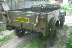 Ну вот, сзади уже на что-то похоже... :) (пардон за неродные задние поворотники!:) )