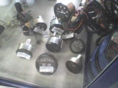 И родной бензодатчик спокойненько лежит на прилавке.