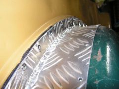 Крыло сварено и посажено на стекольный герметик.