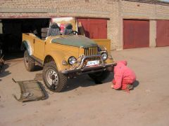 Простояв два года без движения,лопнул тормозной шланг. Хорошо,что при прокачке тормозов,а не на дороге))).