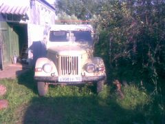 Газик во дворе