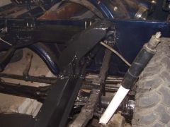 крепление переднего амортизатора