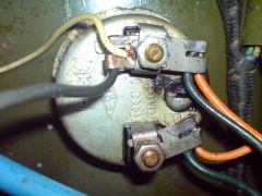 Ещё один непонятный девайс под капотом