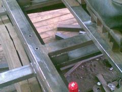 узел крепления главной попер.балки к продольным