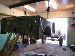 Вывешивание кузова и выкатывание рамы