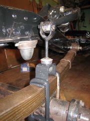 Крепление переднего моста