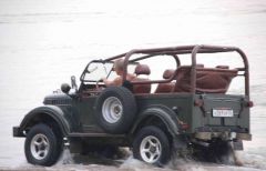  А вокруг вода.